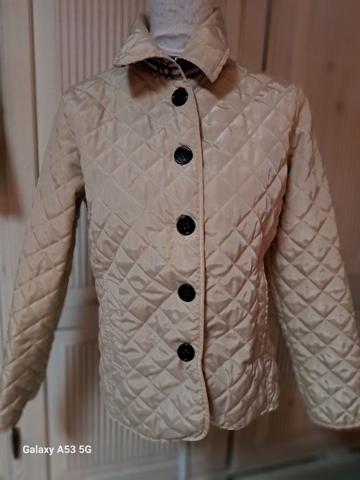 Śliczna kurtka damska cienka.