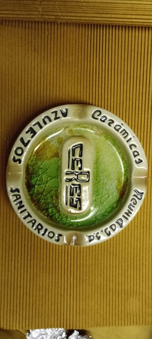 Cinzeiro em cerâmica CERES antigo