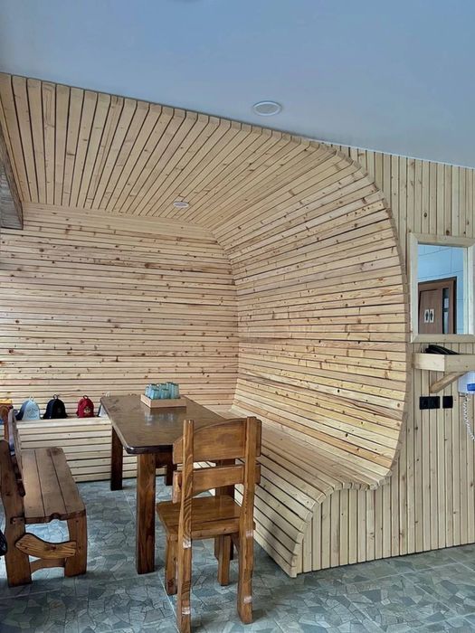 Баня  з басейном, холодною бочкою та великою кімнатою відпочинку