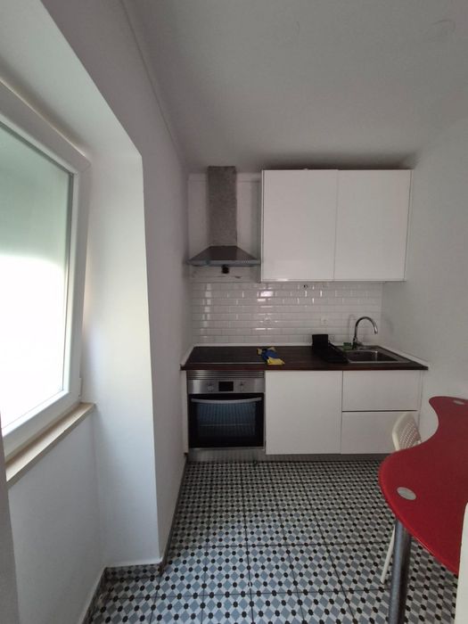 Apartamento T0 nas Janelas Verdes