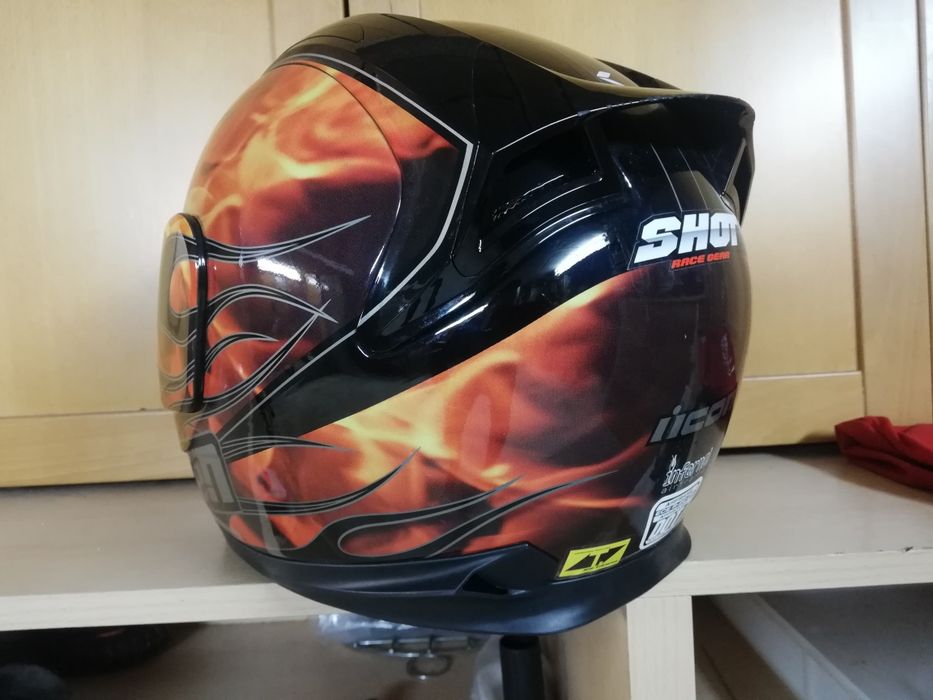 Capacete iccon em carbono