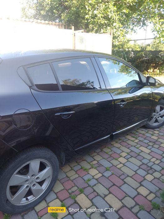 Продам авто Рено Меган выпуск 2012год