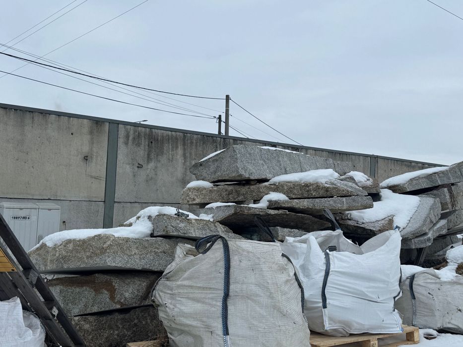 Granit oflisy duże bryły