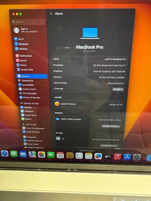 MacBook Pro 15” 2017 | i7 2.8GHz / 16GB / 250GB SSD
