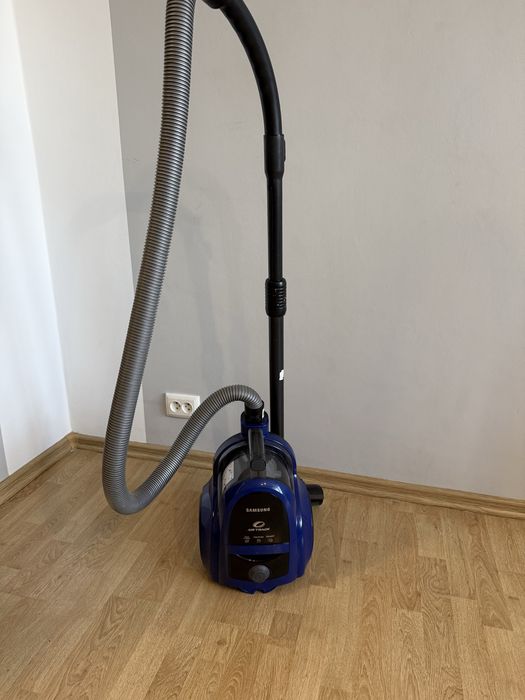 Пилосос для сухого прибирання без мішка Samsung