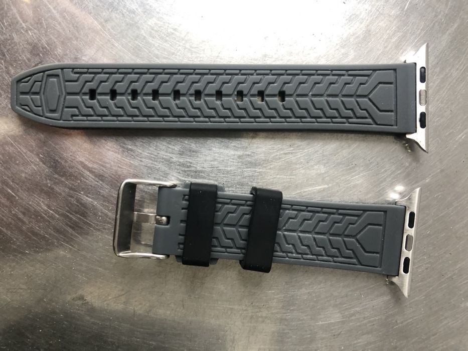 Bracelete nova Apple Watch borracha preto/cinzento 44 mm