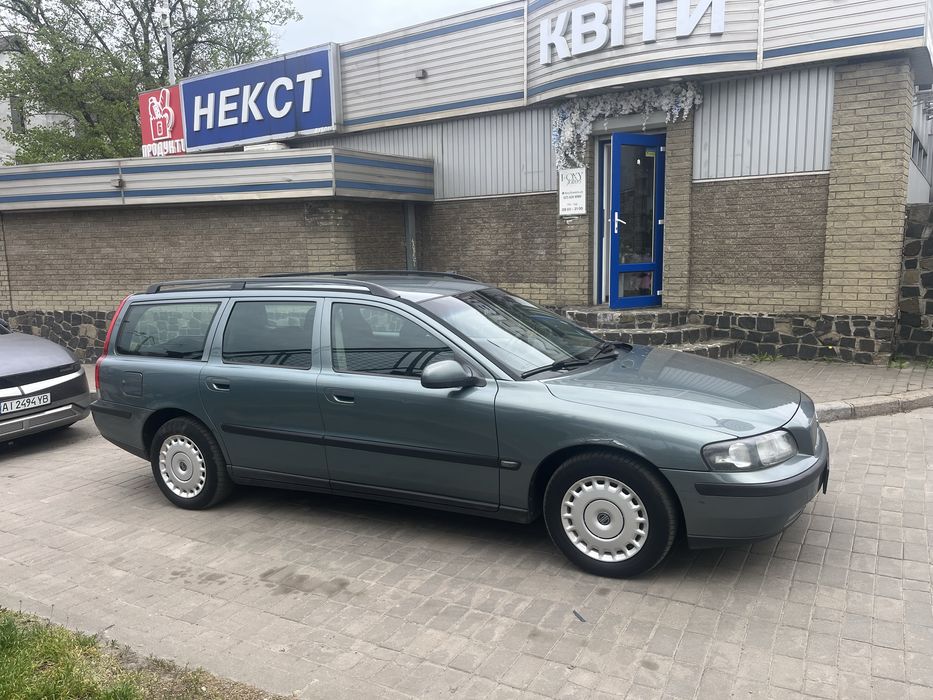 Volvo V70 2.4 Дизель Механіка Гарний стан авто !