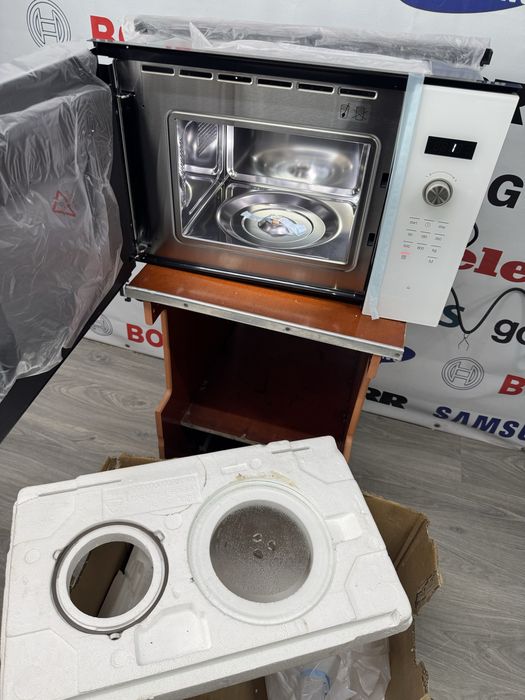 Мікрохвильовка Bosch BFL524MW0