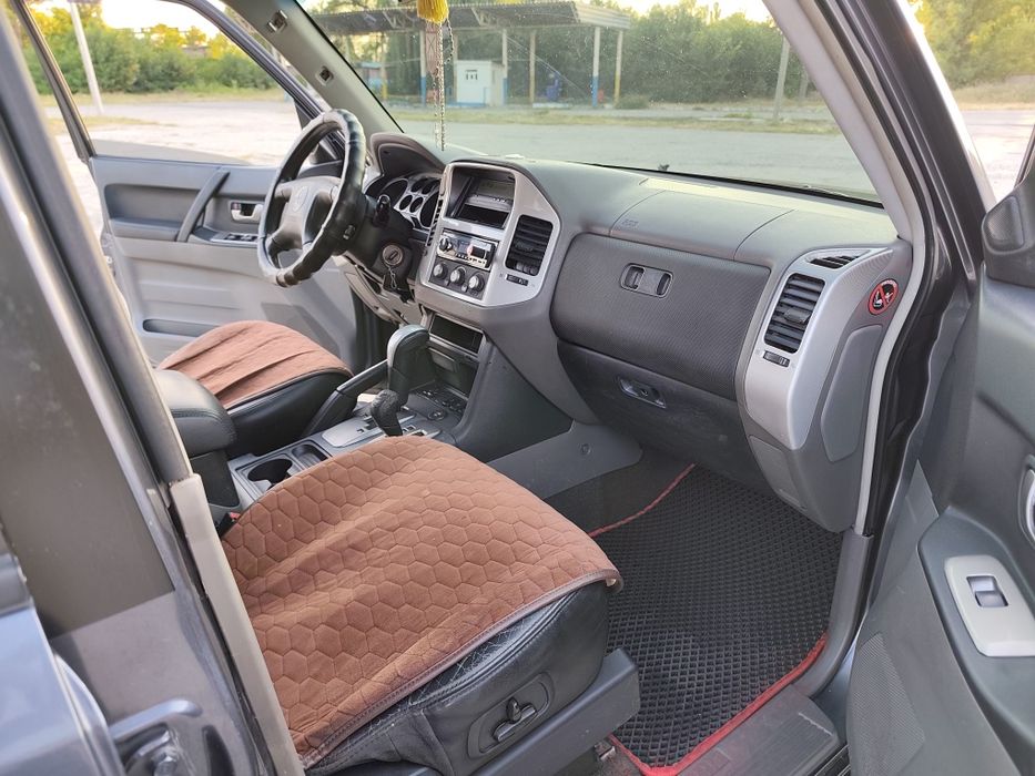 Продам mitsubishi pajero wagon 3. Год 2006 .на полном ходу