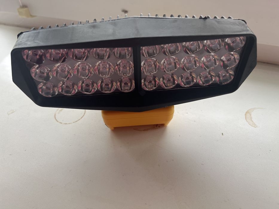 Лампа світильник прожектор ліхтар DeWalt USB 30led  18V/20V(без акум)