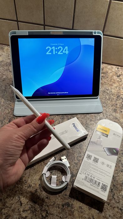 Tablet iPad Apple Retina 10.5” iOS 18.7 + RYSIK 2 gen + nowe etui