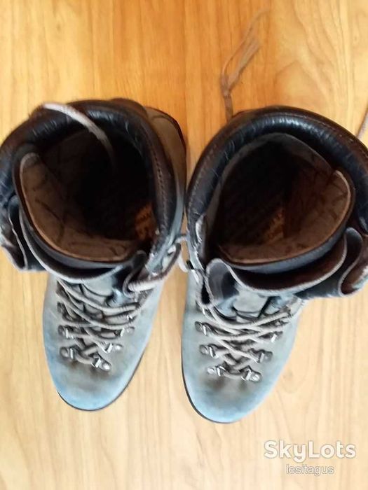 Тренінгові черевики 39.5 Італія