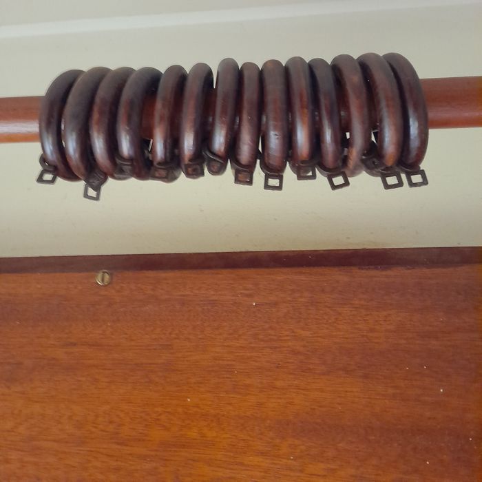 Varão madeira com 1,40m + 20 argolas madeira cor castanho -