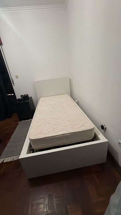 Cama com colchão