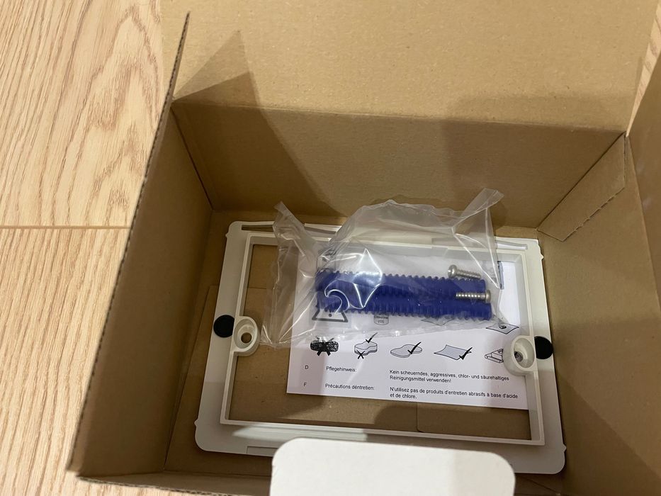 Nowy Przycisk do WC chrom Roca