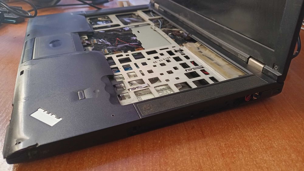 ThinkPad T410S 14" (core i5/4Gb/eSATA під сервер, безшумний, тонкий)