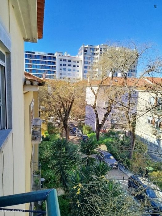 Quarto - localizado em Alvalade Lisbon