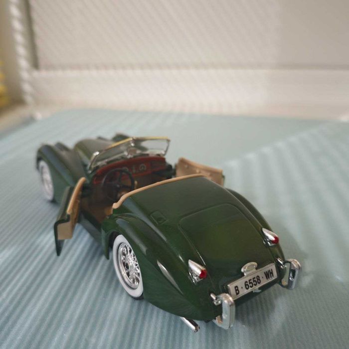 Моделька машины 1:24 Jaguar XK120