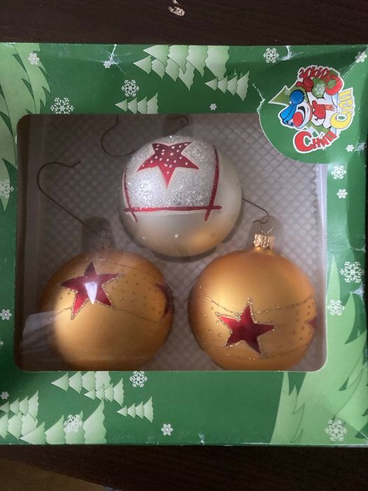 Новорічні прикраси деревʼяні іграшки, ялинкова гірлянда, Дід Мороз