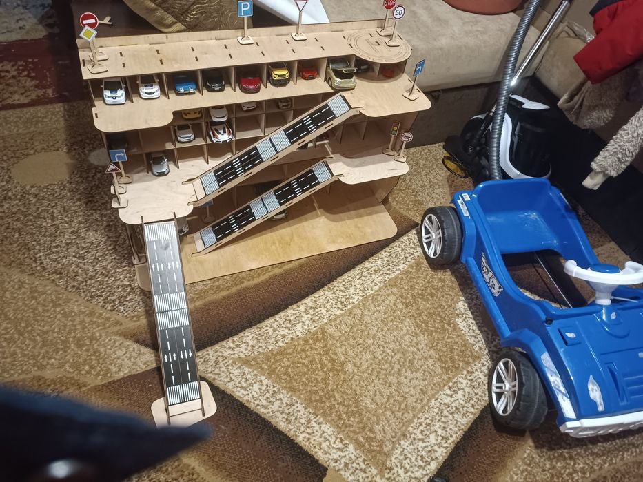 Дитячий  гаражик