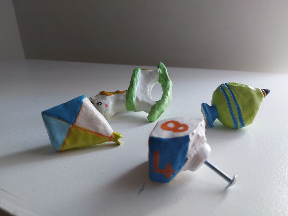 Estante e mesa de cabeceira criança Cristiana Resina