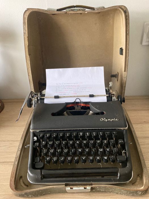 Máquina de escrever  ***   Olympia SM2