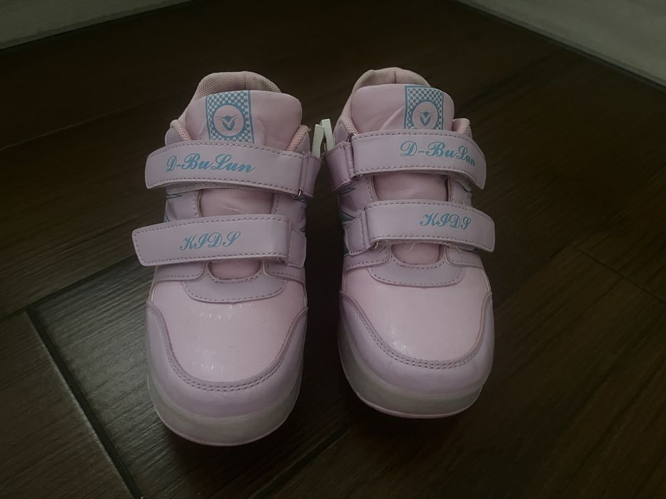 Buty rolki świecące 35