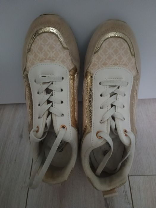 Buty Sneakersy 39