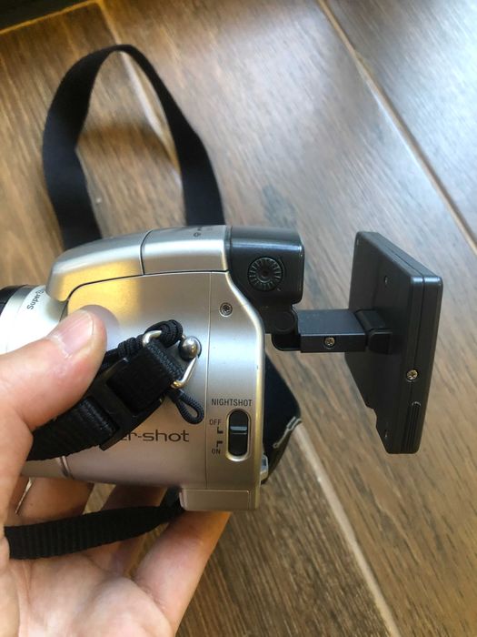 Máquina Fotográfica Sony DSC-H9 + Lente Carl Zeiss 31–465mm f/2.7–4.5