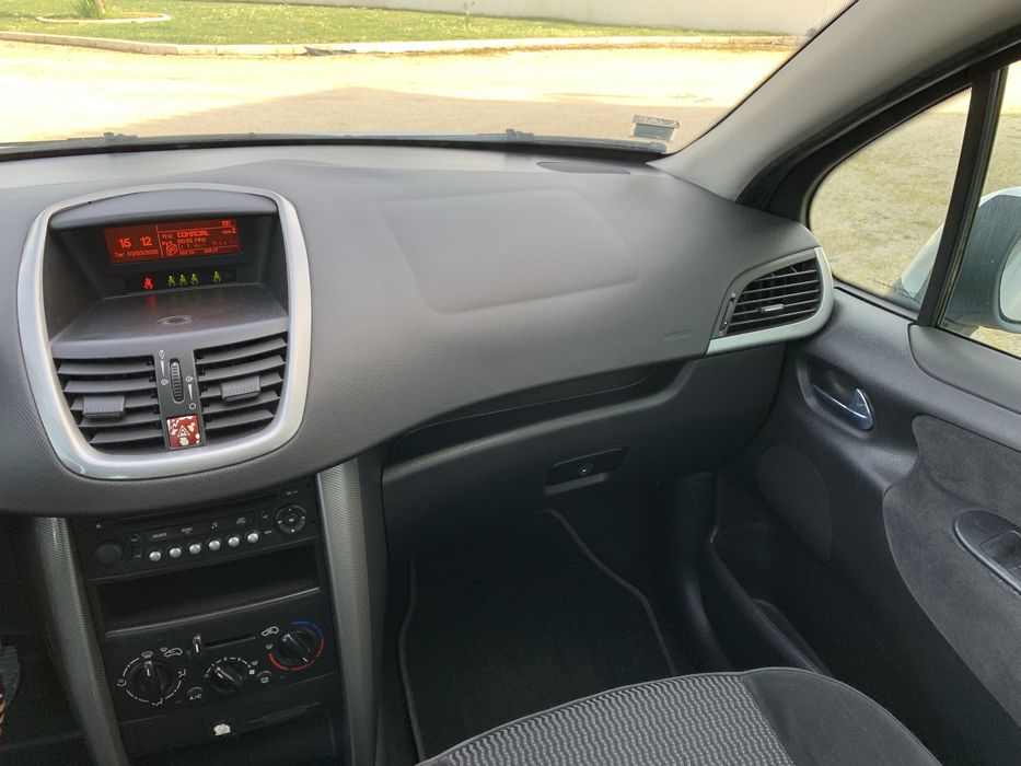 Peugeot 207 // AC// ISOFIX