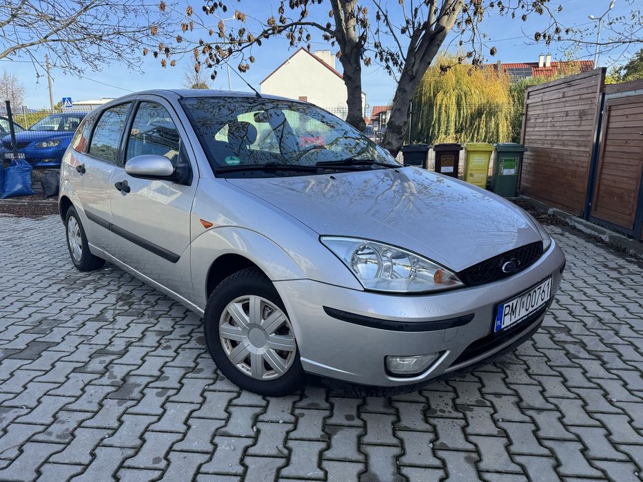 Ford focus 1.6 benz niski przebieg bez rdzy2003r
