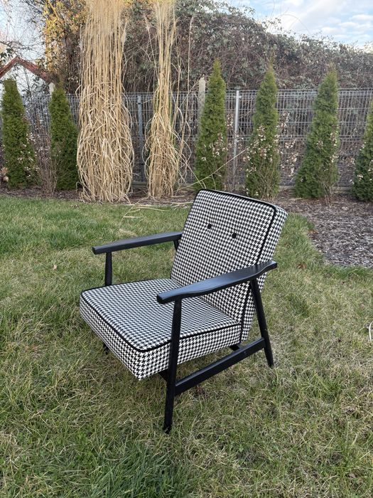 Fotel PRL lisek pepita po renowacji