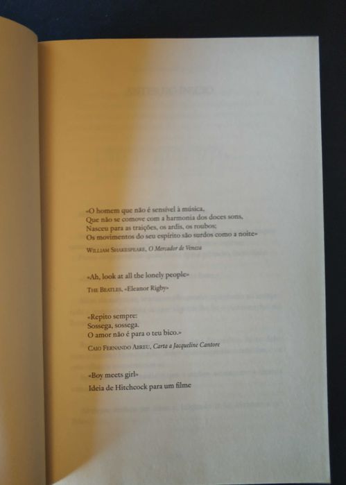 Livro "O Pianista de Hotel" de Rodrigo Guedes de Carvalho