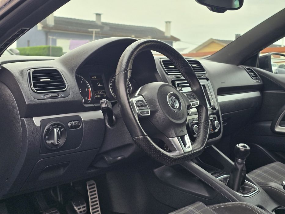 VOLKSWAGEN SCIROCCO 2.0TDI 140CV (LOOK R)