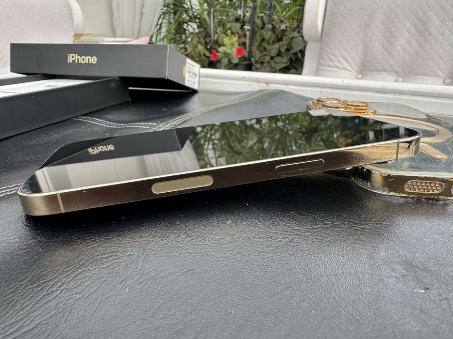 iPhone 23 Pro Gold