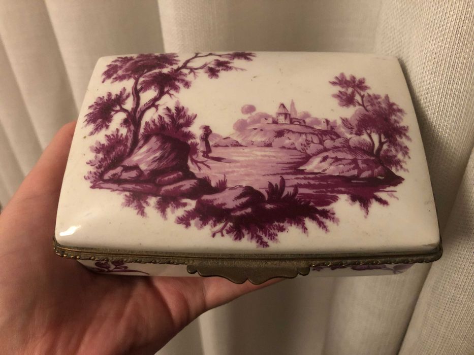 Caixa/ guarda-jóias de Porcelana de Paris (made in France)