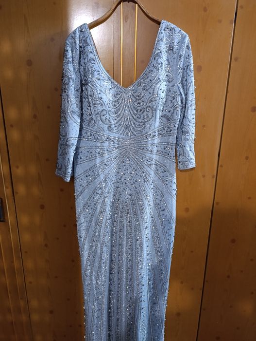 Продам шикарное платье.