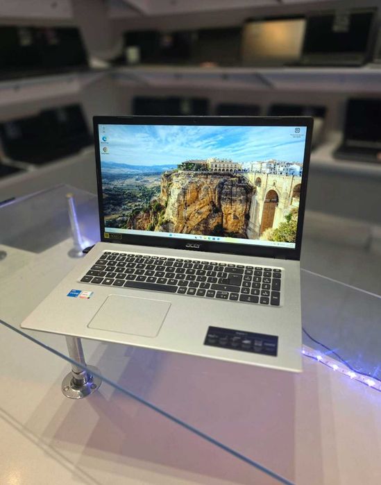 Laptop Acer Aspire 5 A517 - 52, ekran 17" Full HD