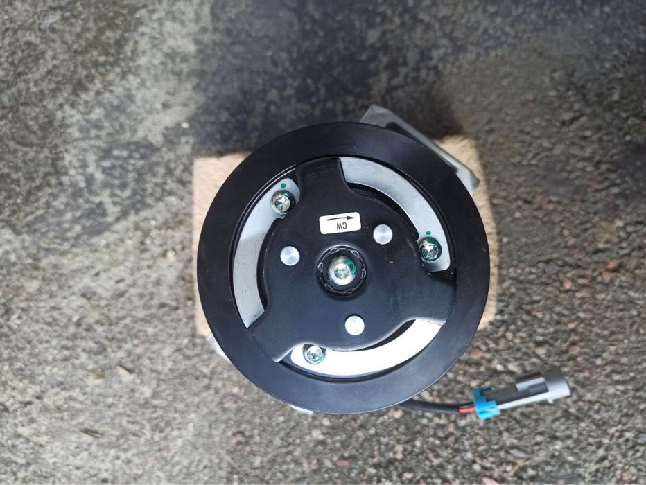 Компресор кондиціонера Chevrolet Captiva 2.2 дизель, 2012 рік