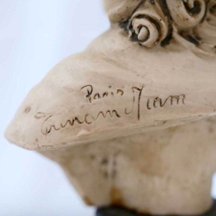 Busto "Jovem Camponesa Francesa" assinado Grinam Niam Paris