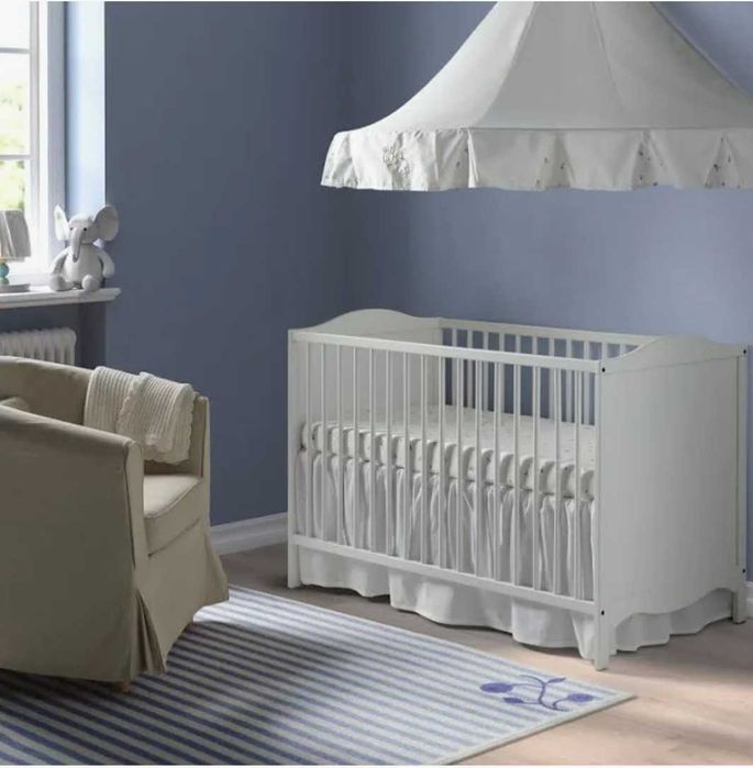 Berço / Cama modelo IKEA com colchão