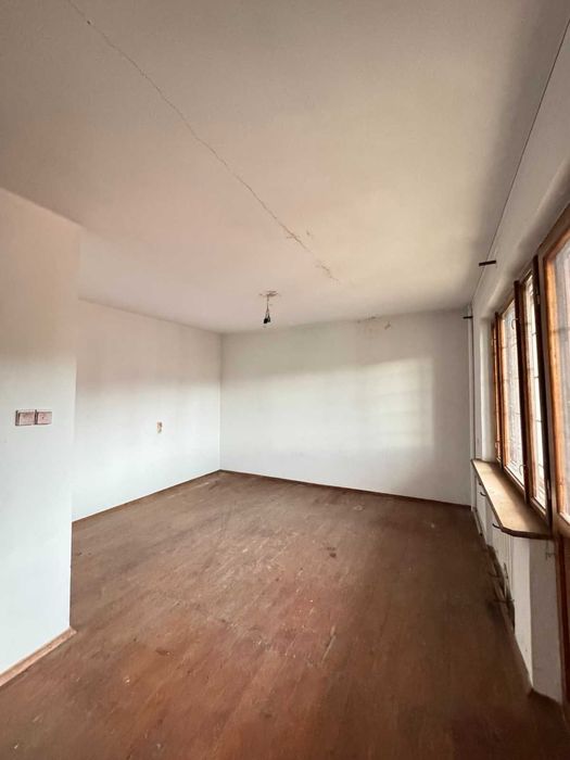 Продаж просторого Будинку у затишному с. Бірки