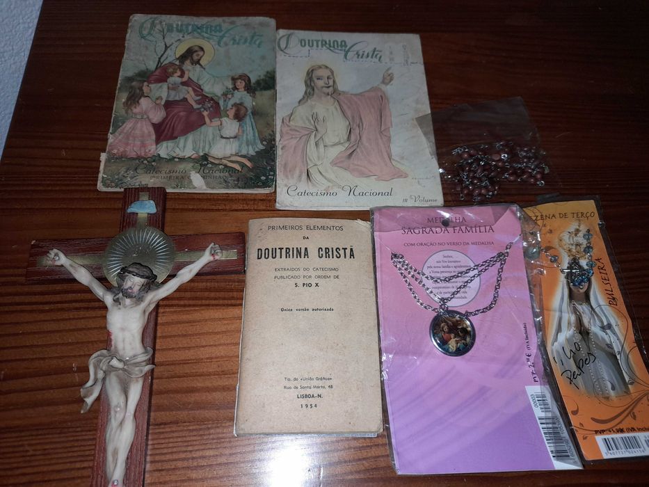 Livro Bíblia Sagrada + terços