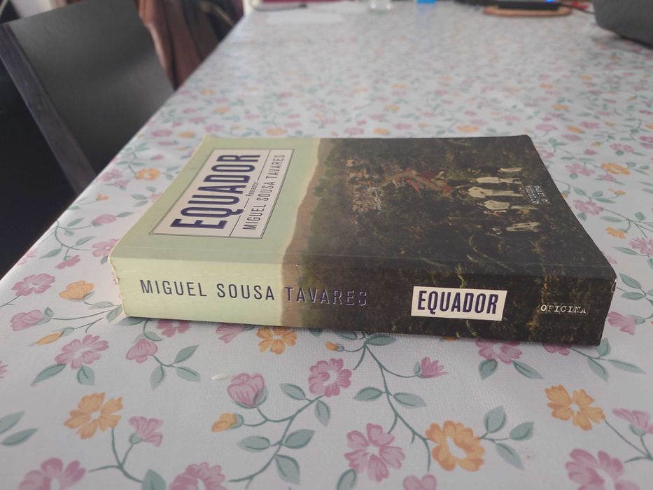 Livro "Equador" de Miguel Sousa Tavares