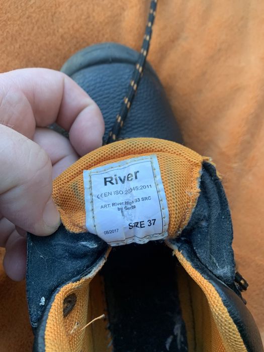 Продам рабочие ботинки “RIVER”
