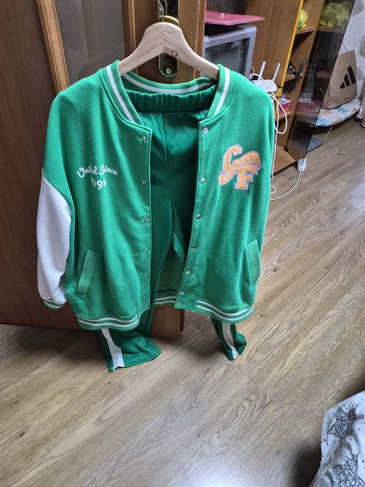 Продам бомбер і штани..