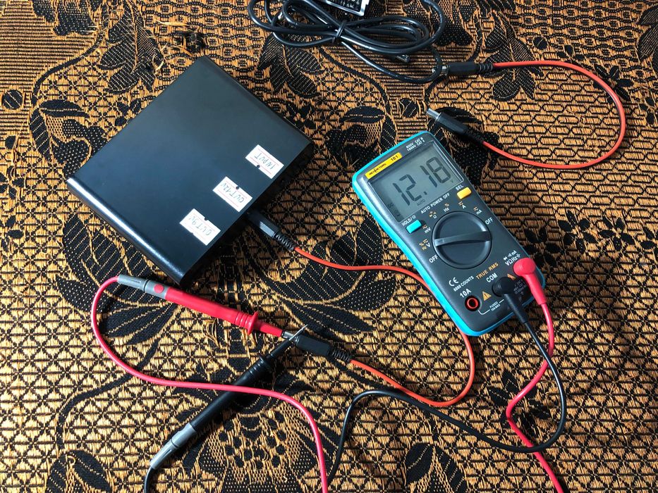 DIY Kit DC UPS Powerbank ДБЖ безперебойник 6x18650 5V/9V/12V