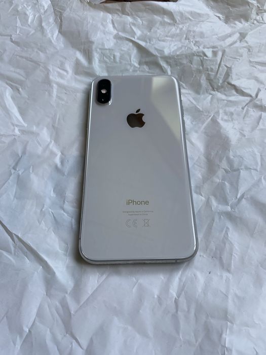 iPhone xs 64 гб, отличное состояние.