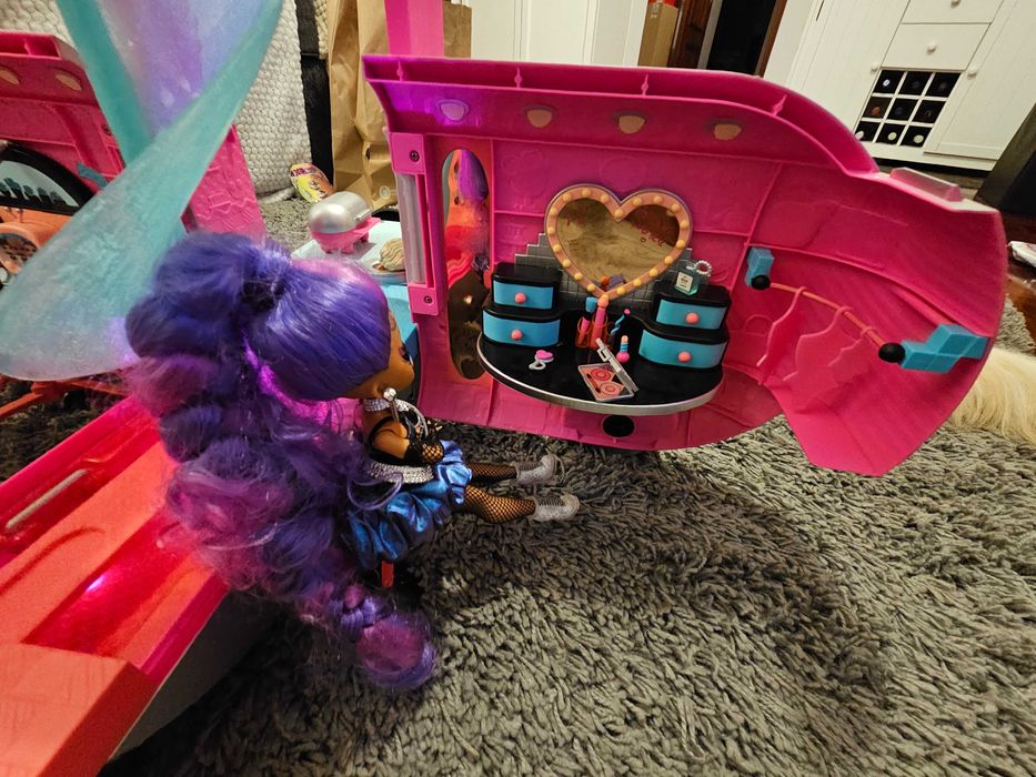 Caravana LOL cor de rosa