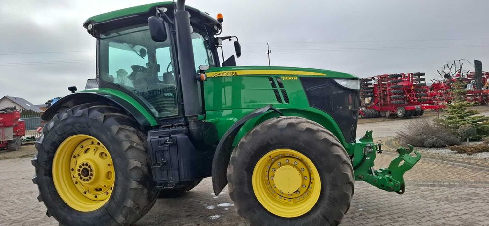 Ciągnik John Deere 7230 R
